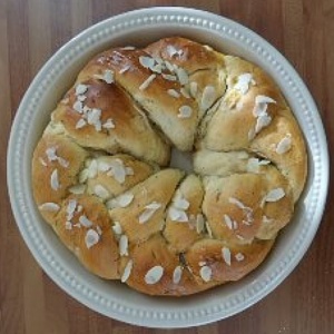 The final baked Pulla braided Crown